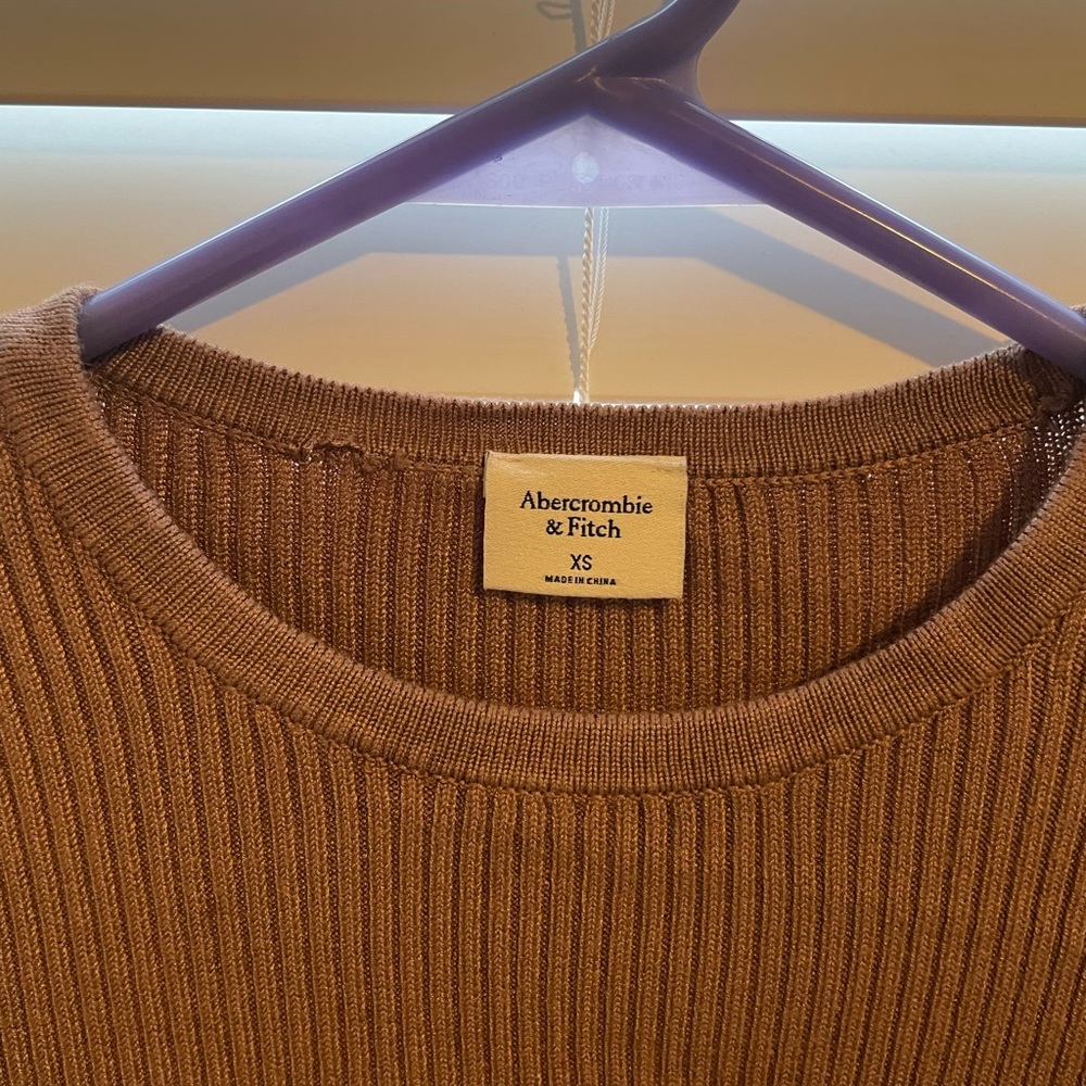 Abercrombie Ribbed Sweater Top - Picture 3 of 3